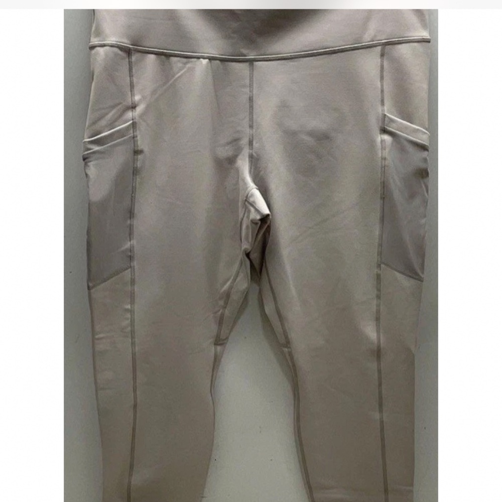 NEW Fabletics Women’s Ultra High Waisted Pureluxe 7/8 Leggings Beige Size 2X